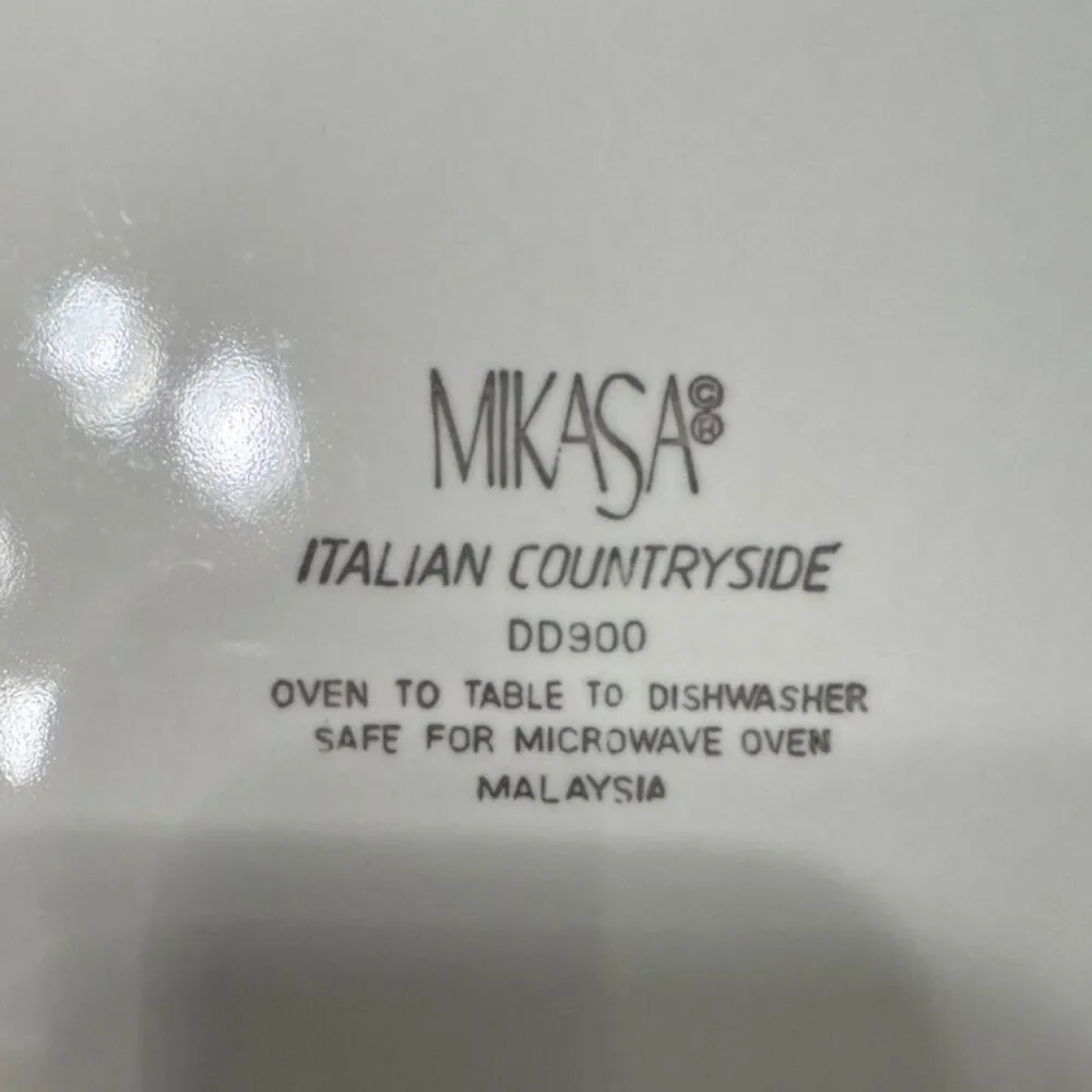 Mikasa Italian Countryside DD900 White Ceramic Dinner Plate Ribbed Scrollwork